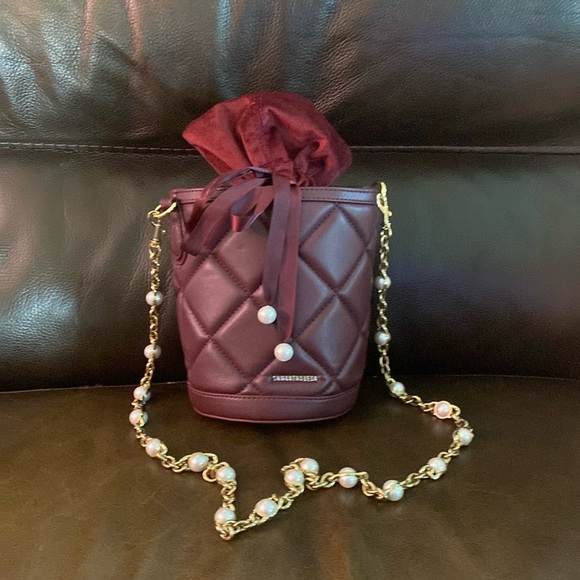Samantha Vega bucket bag - Picture 1 of 8